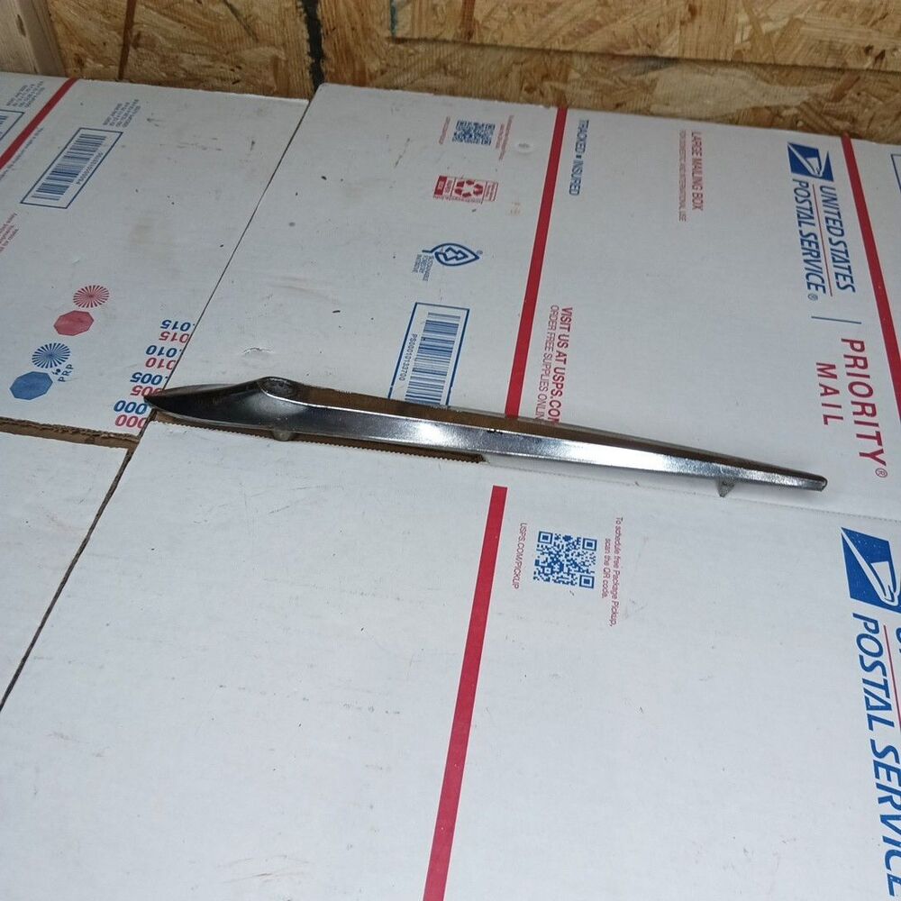 1973 1974 Dodge Charger Original MOPAR Hood Ornament Trim Molding 3672669